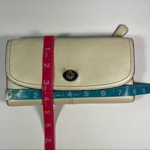 Coach Park Leather Checkbook Wallet Turnlock closure F49164 - Picture 15 of 16